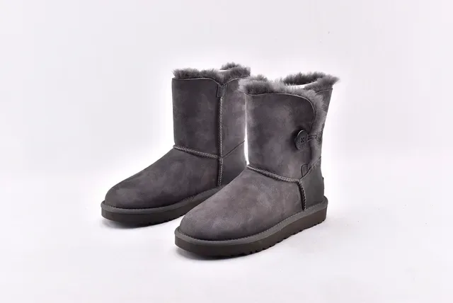 UGG Bottes de Neige Gris avec Upper Daim et Doublure en Mouton 2