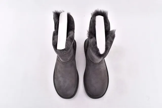 UGG Bottes de Neige Gris avec Upper Daim et Doublure en Mouton 3