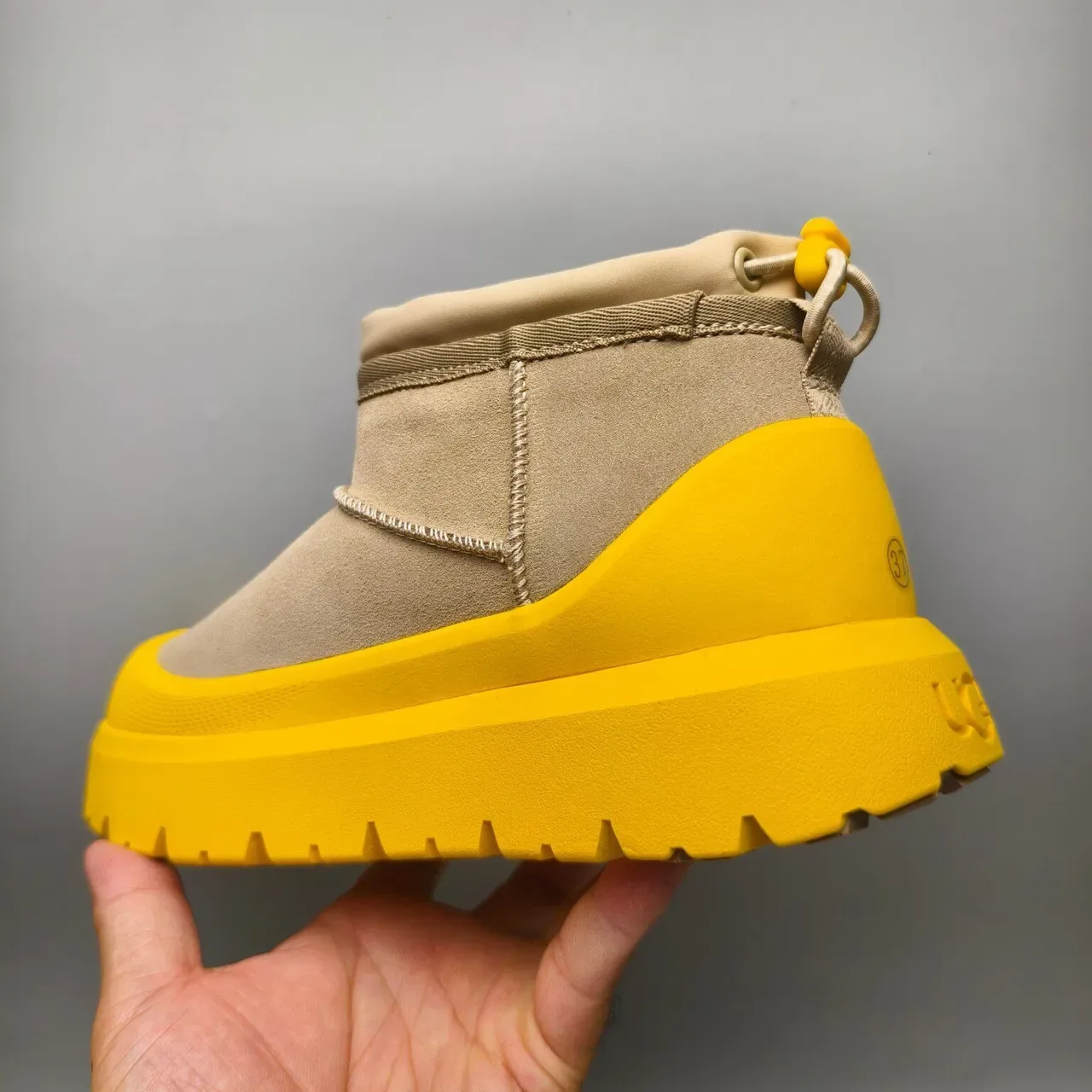 UGG Tasman Beige et Jaune Bottes de neige 4