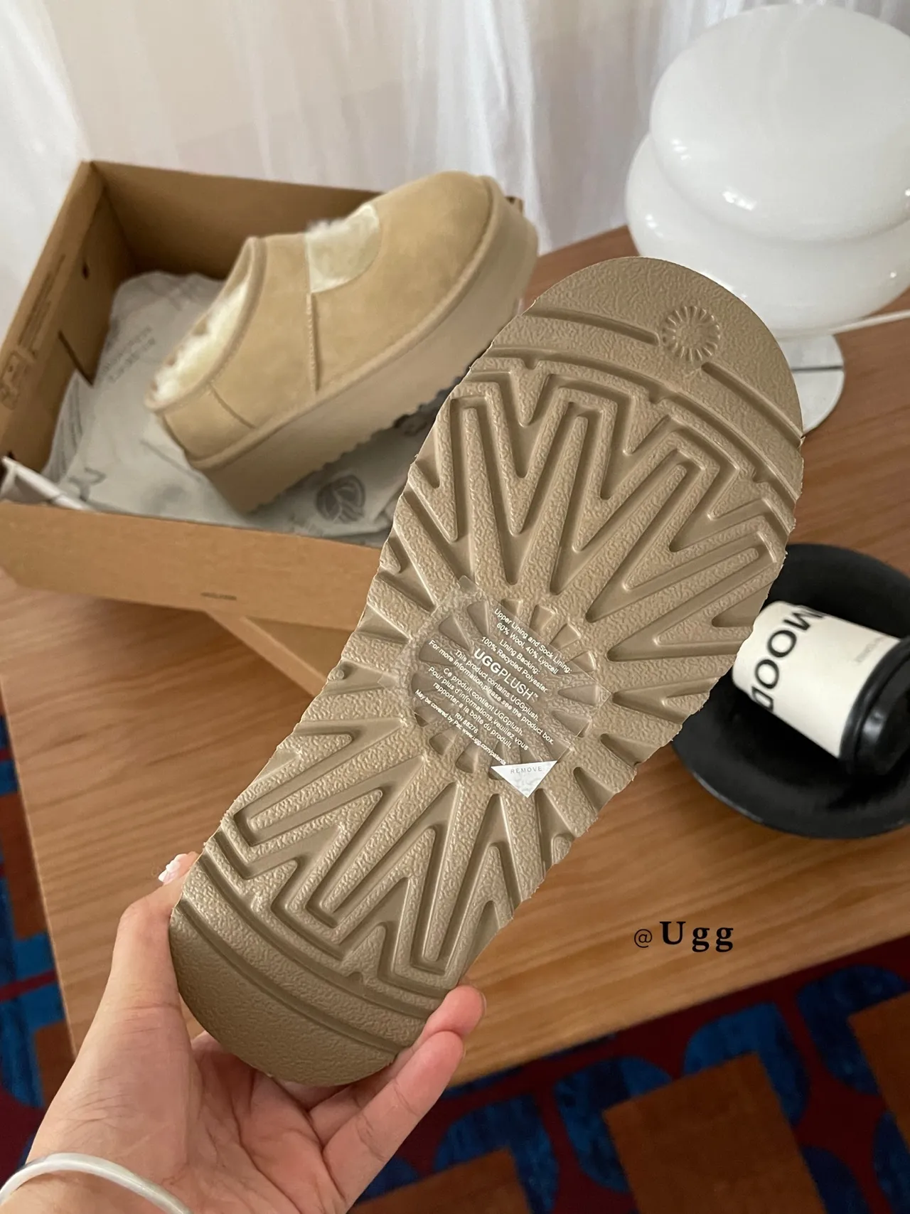 UGG Tasman भेज सूड शियरलिंग लाइन मैरी जेन जूते 9