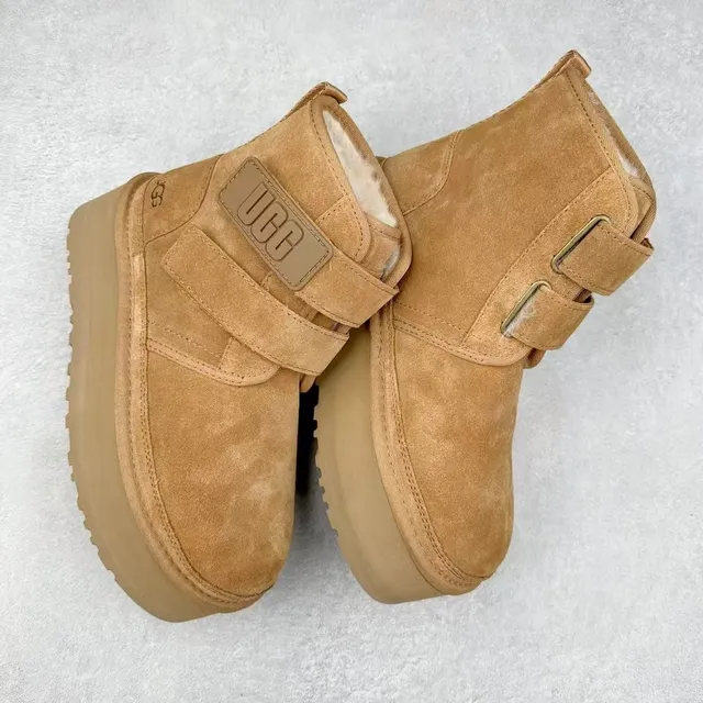 UGG Tasman বাদামী স্যুড উপর ডুয়াল স্ট্র্যাপ ক্লোজার কোলাবুট 3