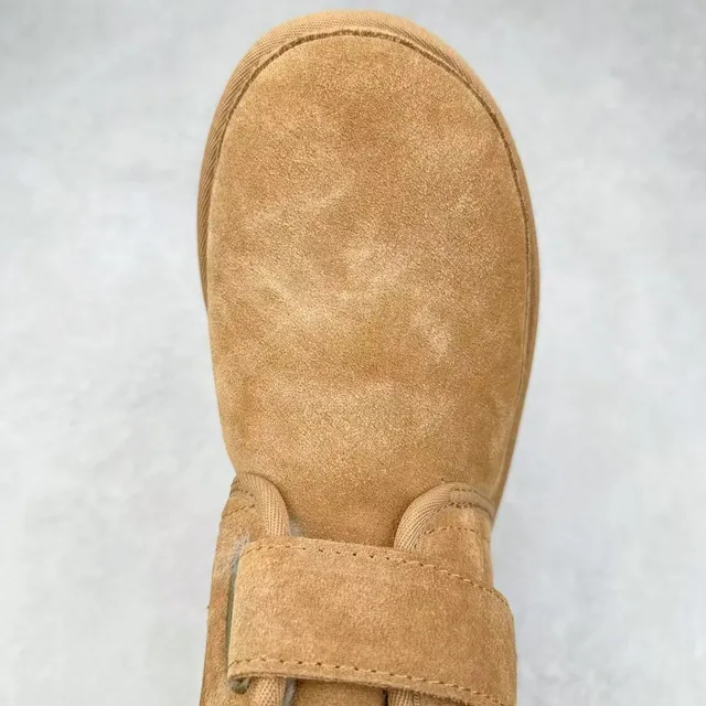 UGG Tasman বাদামী স্যুড উপর ডুয়াল স্ট্র্যাপ ক্লোজার কোলাবুট 4