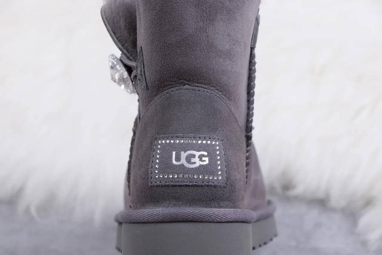 UGG Tasman Botas de Nieve de Ante Gris Carbón Forradas con Shearling 5