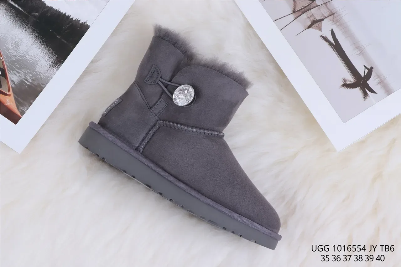 UGG Tasman Botas de Nieve de Ante Gris Carbón Forradas con Shearling 6
