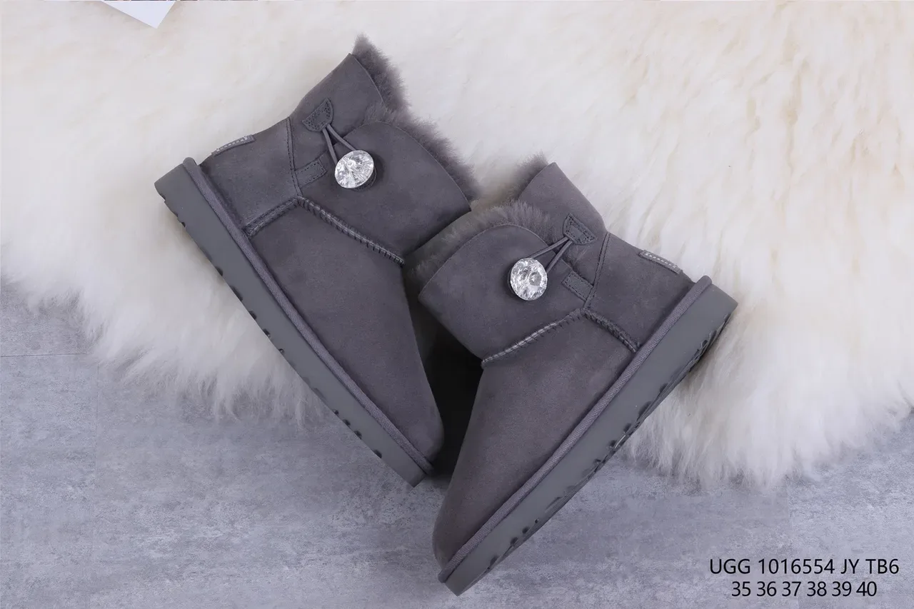 UGG Tasman Botas de Nieve de Ante Gris Carbón Forradas con Shearling 7