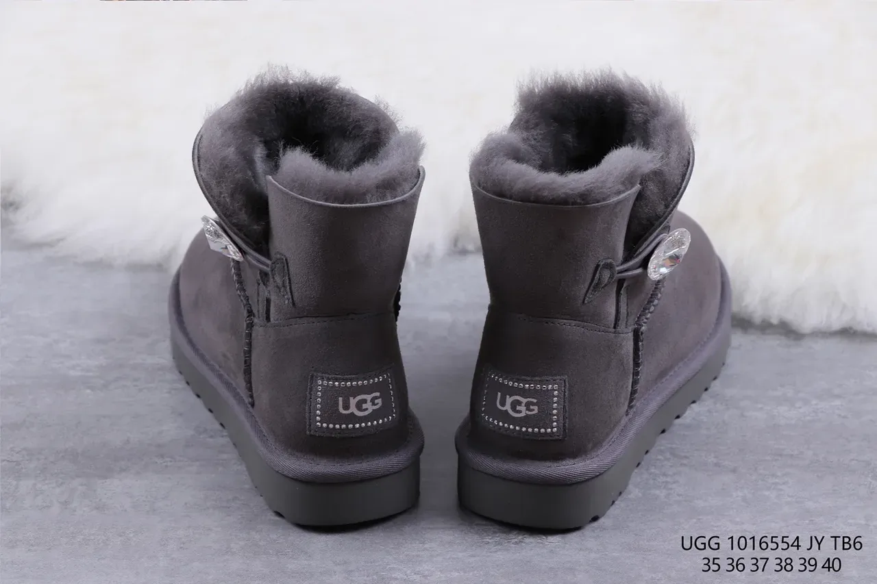 UGG Tasman Botas de Nieve de Ante Gris Carbón Forradas con Shearling 8