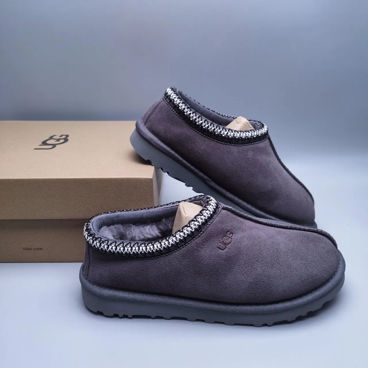 UGG Tasman 灰黑麂皮鞋面编织针织领休闲鞋 6