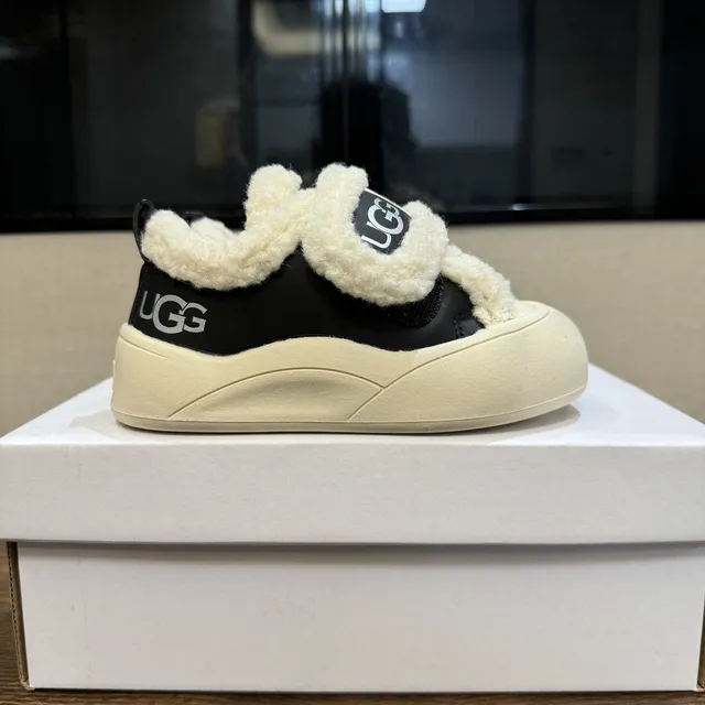 UGG Tasman 栗色和黑色羊毛衬里厚底运动鞋 6