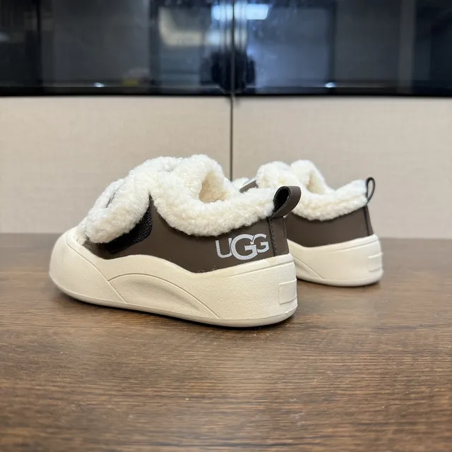 UGG Tasman 栗色和黑色羊毛衬里厚底运动鞋 9