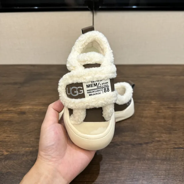 UGG Tasman 栗色和黑色羊毛衬里厚底运动鞋 11