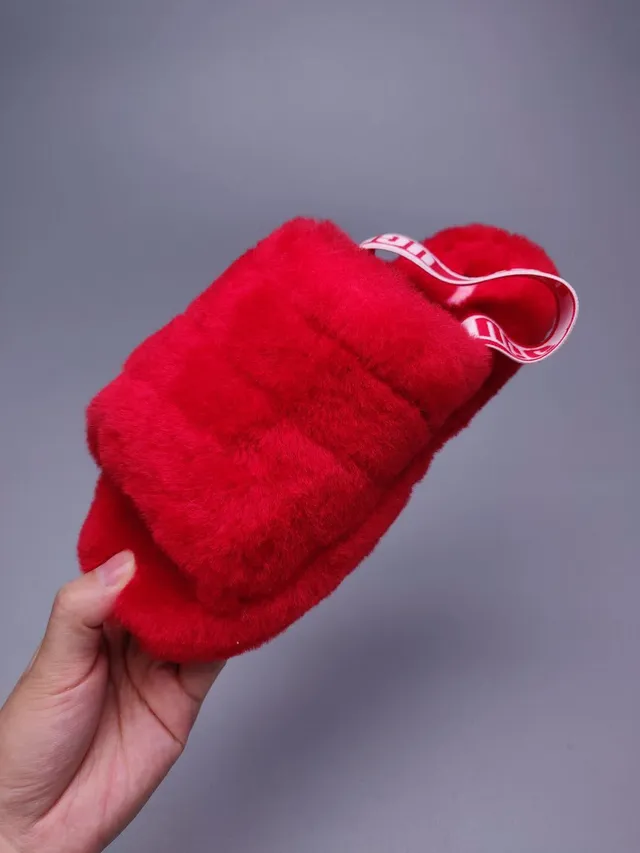 UGG Tasman Chaussons rouges en peluche avec logo et bride 5