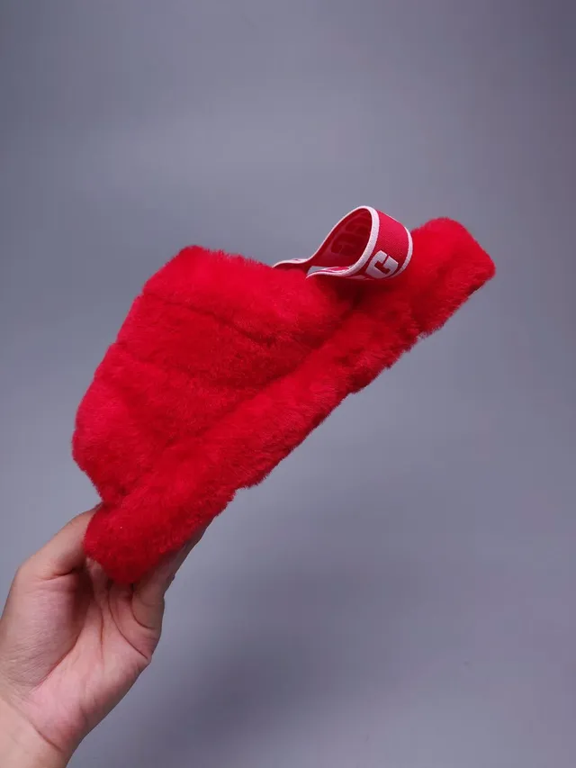 UGG Tasman Chaussons rouges en peluche avec logo et bride 7