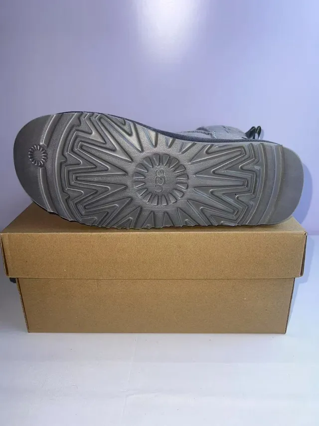 UGG Tasman রূপালী ধূসর সুয়েড স্নো বুটস 2
