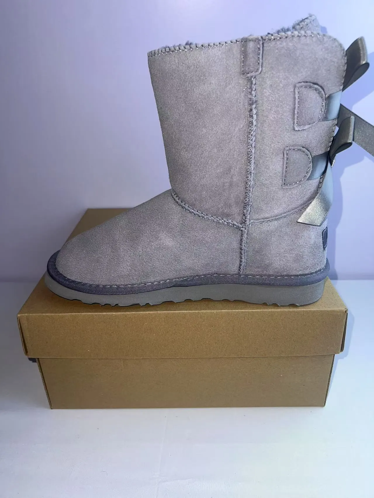 UGG Tasman রূপালী ধূসর সুয়েড স্নো বুটস 3