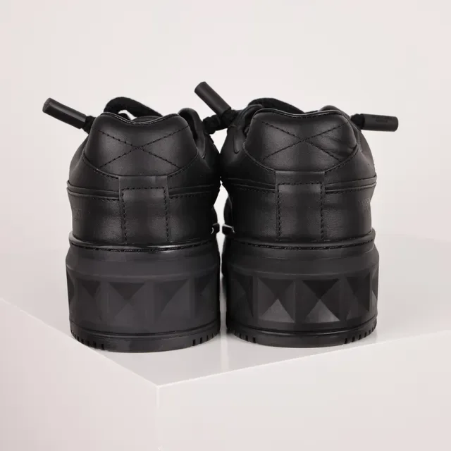 Valentino Black Monochrome Pyramid Stud Detail Lifestyle Sneakers 8