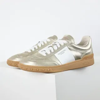 Valentino zapatillas minimalistas limpias con superior de cuero metálico blanco dorado para estilo de vida sport-luxe