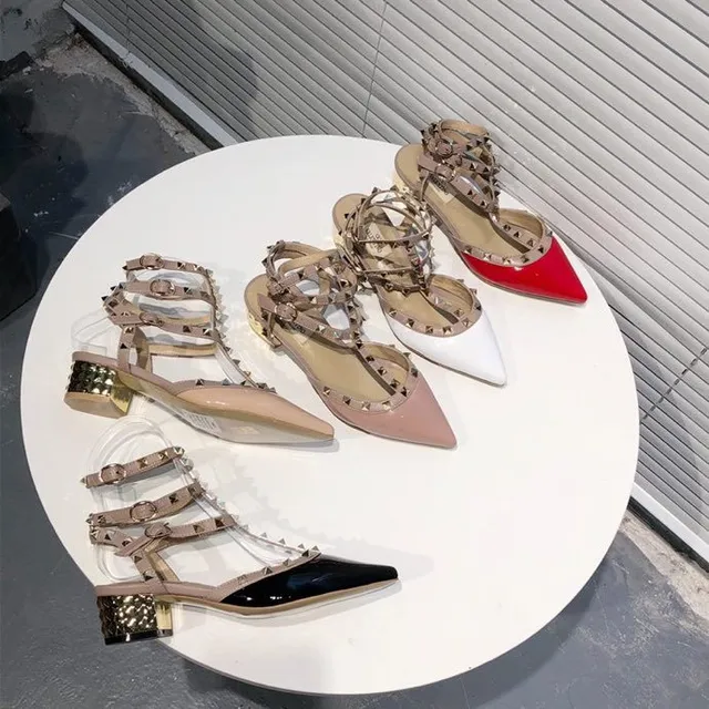 Valentino Rockstud নিউড প্যাটেন্ট লেদার স্টাডেড পাম্পস 4