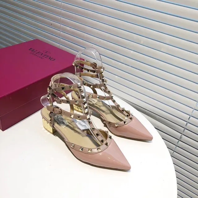 Valentino Rockstud নিউড প্যাটেন্ট লেদার স্টাডেড পাম্পস 5