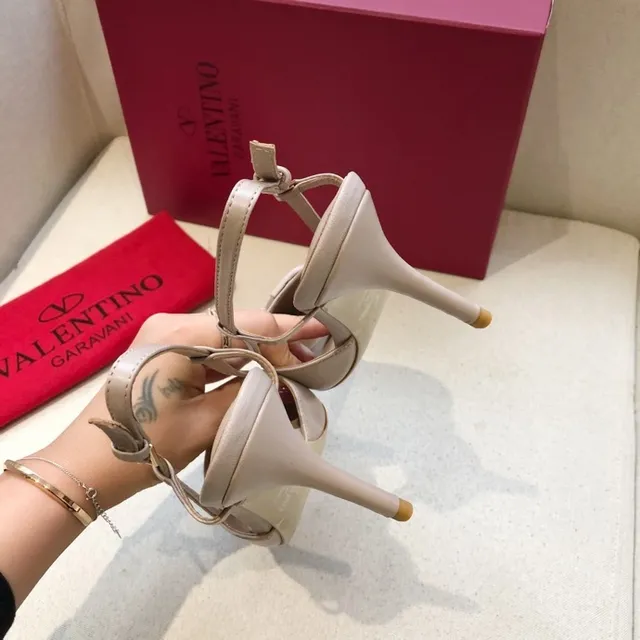 Valentino Rockstud VLOGO Nude Beige Slingback Pumps 3