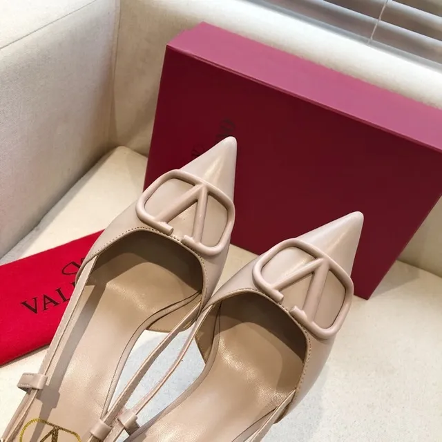 Valentino Rockstud VLOGO Nude Beige Slingback Pumps 4