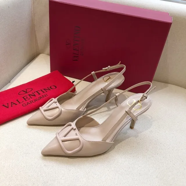 Valentino Rockstud VLOGO Nude Beige Slingback Pumps 5