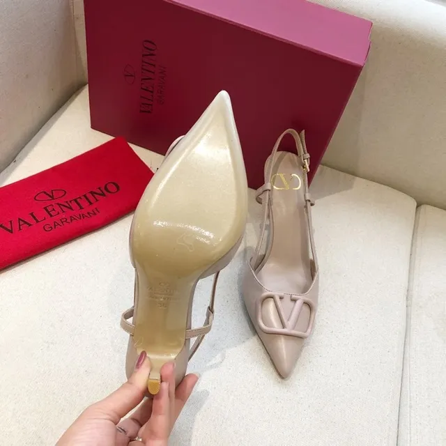 Valentino Rockstud VLOGO Nude Beige Slingback Pumps 6