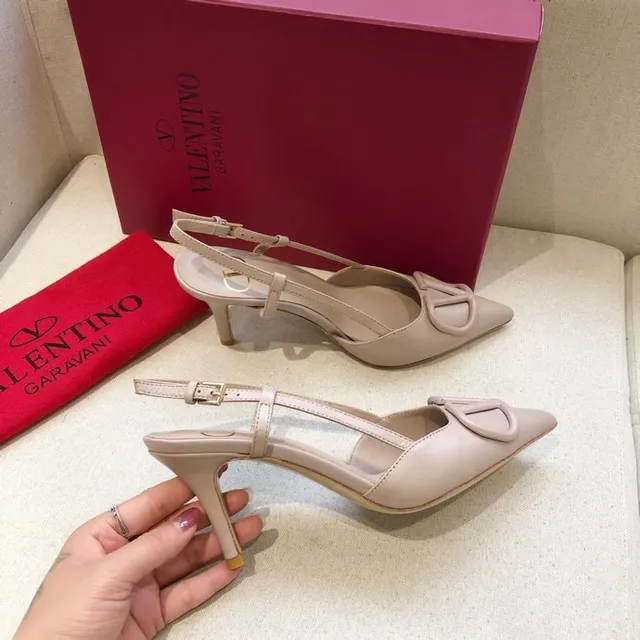 Valentino Rockstud VLOGO Nude Beige Slingback Pumps 7