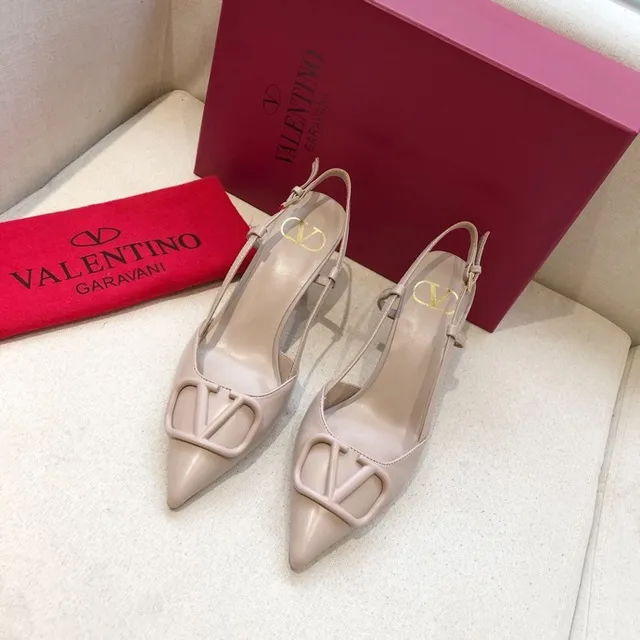 Valentino Rockstud VLOGO Nude Beige Slingback Pumps 8