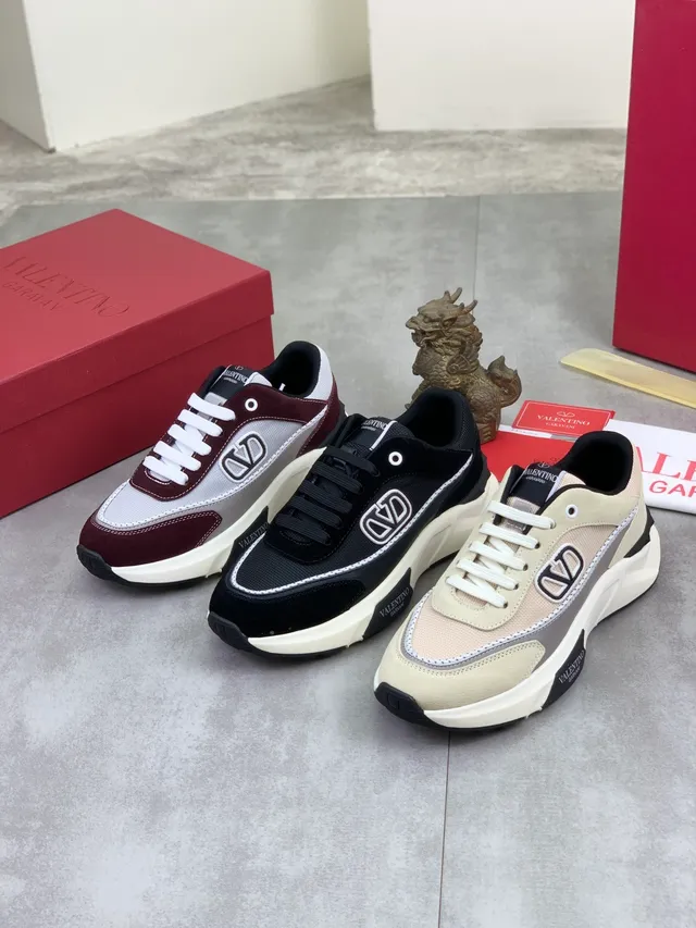 Valentino VLTN বার্গন্ডি গ্রে মিক্সড ম্যাটেরিয়াল আপার লোগো অ্যাকসেন্ট চকি স্নিকার্স 2