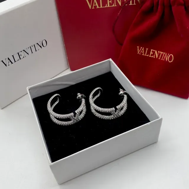 Valentino VLTN Pavé Crystal 开放 V 形 圆环耳环 6