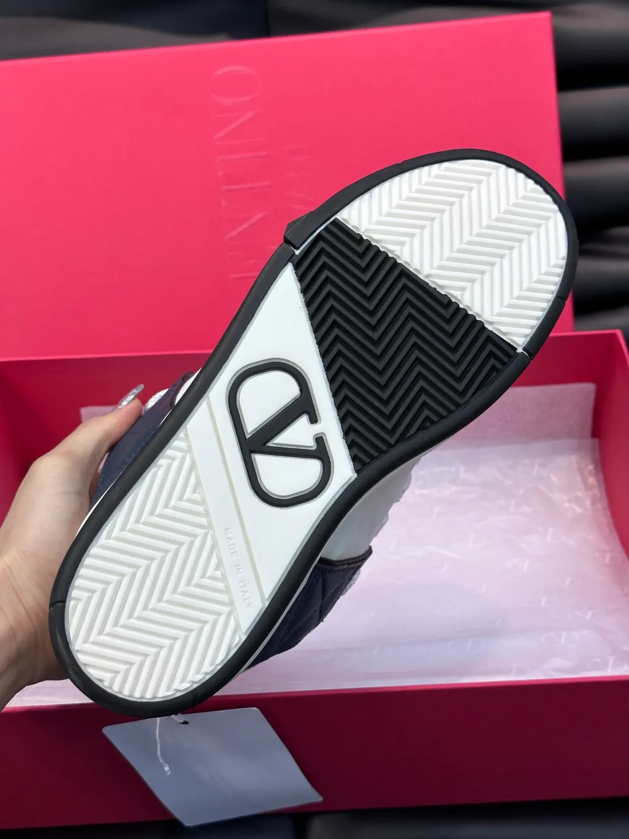 Valentino VLTN Runner সাদা এবং নেভি লাইফস্টাইল স্নিকার 2