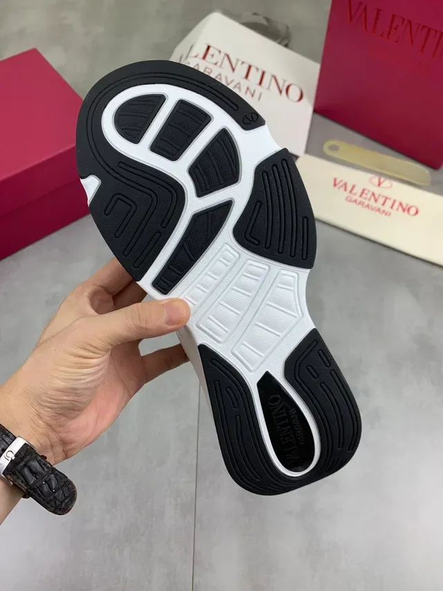 Valentino Tênis Lifestyle Branco Preto Malha E Camurça Superposição Esculturada Sola Chunky Grossa 2
