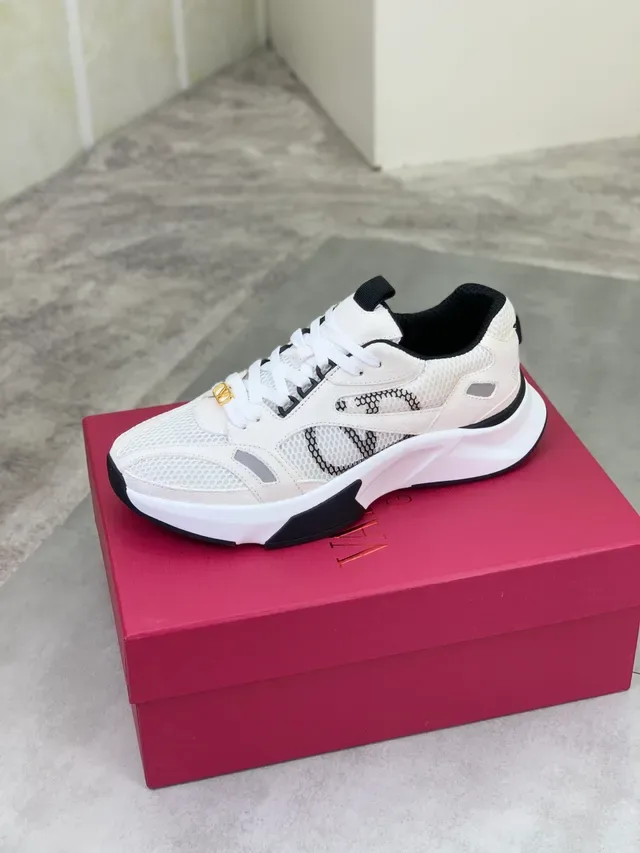 Valentino Tênis Lifestyle Branco Preto Malha E Camurça Superposição Esculturada Sola Chunky Grossa 4