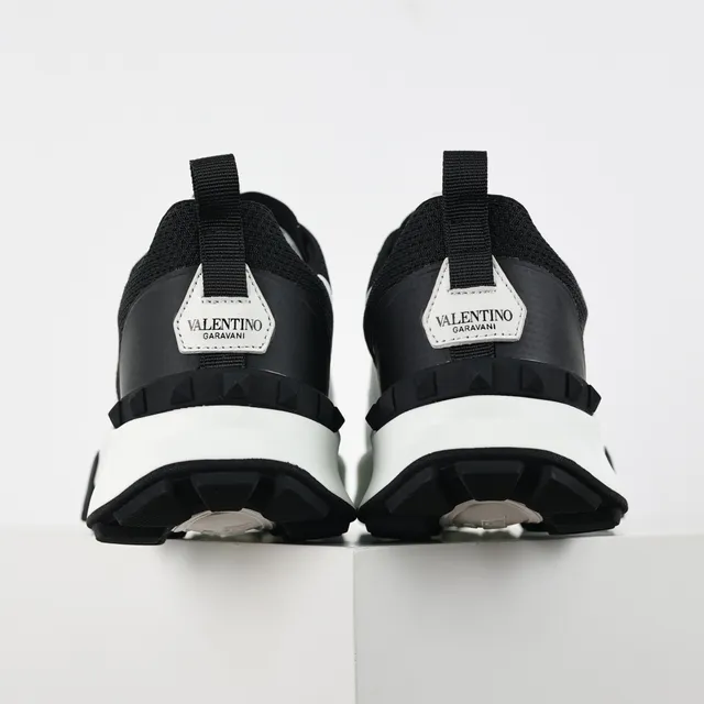 Valentino Blancs Noirs Semelle intermédiaire sculptée Panneaux de contraste Sneakers Chunky 9