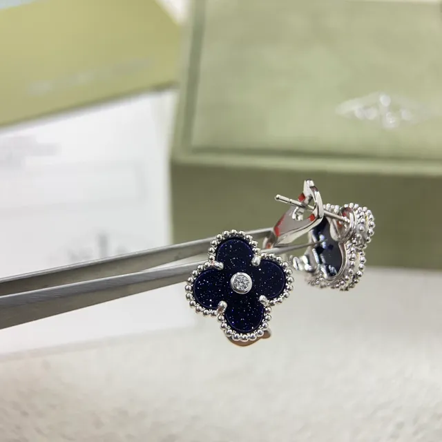 Van Cleef & Arpels Alhambra 蓝珐琅及钻石耳环 2
