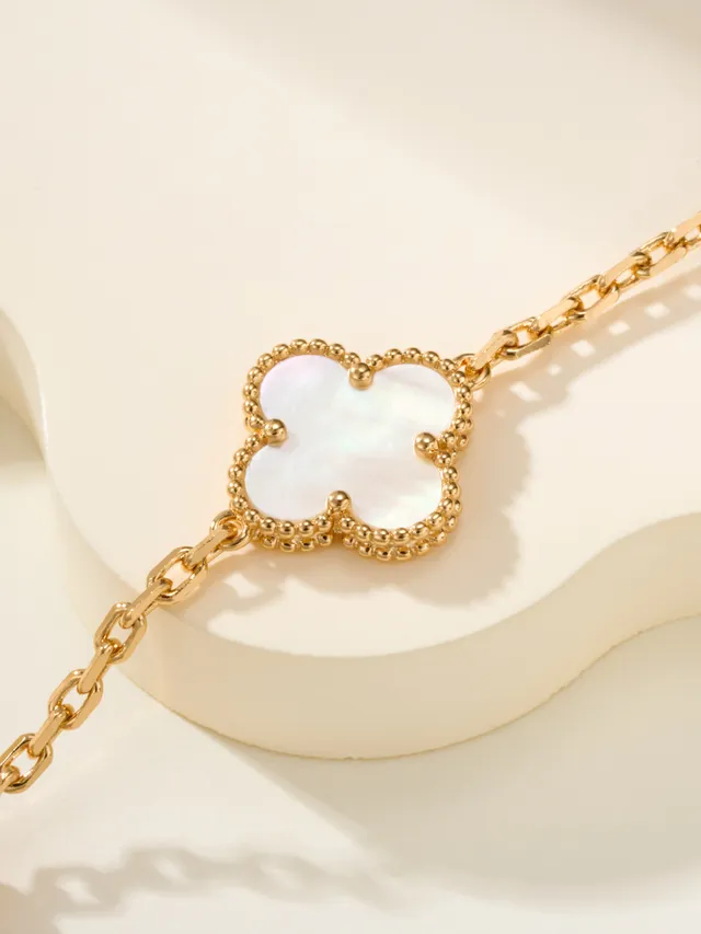 Van Cleef & Arpels Alhambra Cinco Motivos Oro y Madreperla Pulsera 4