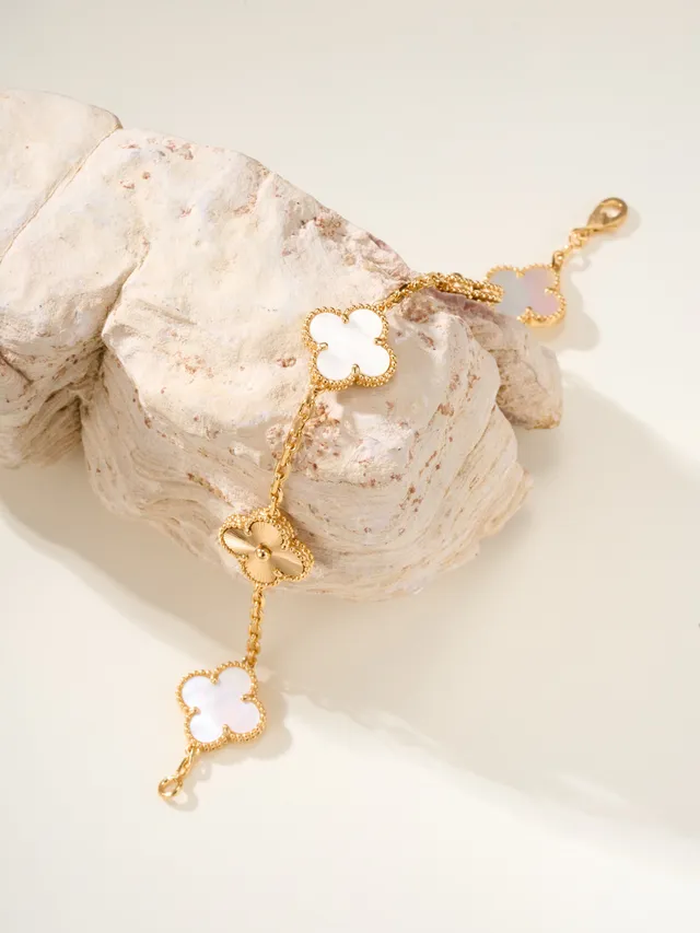 Van Cleef & Arpels Alhambra Cinco Motivos Oro y Madreperla Pulsera 7