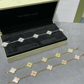 Van Cleef & Arpels Alhambra Five Motif 白母贝和金手链