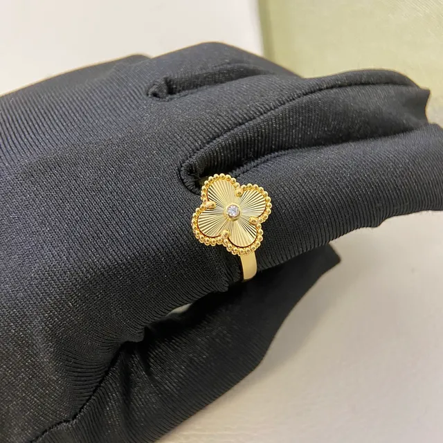 Van Cleef & Arpels Alhambra Gold Silver Four-Leaf Clover Motif Radial Engraved Petals Ring 4