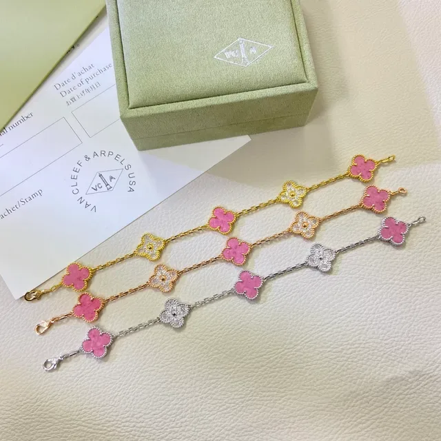 Van Cleef & Arpels Alhambra Pulseras de esmalte rosa y pavé en oro y plata 2
