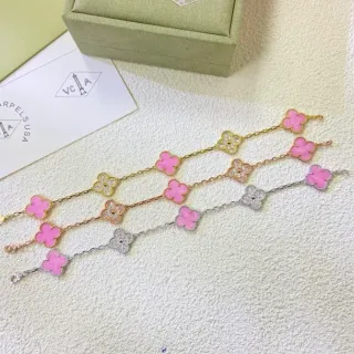 Van Cleef & Arpels Alhambra 粉色珐琅三叶草手镯