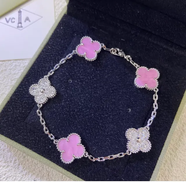Van Cleef & Arpels Alhambra 粉色珐琅三叶草手镯 2