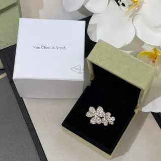 Van Cleef & Arpels Frivole चांदी सफेद फूल आकार Pavé-Set हीरे ब्रोच