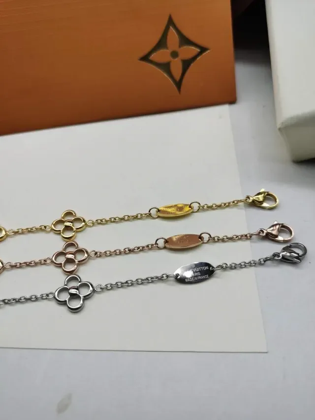 Van Cleef & Arpels सोने की चेन चार पत्ती क्लोवर मोटिफ्स कंगन 2