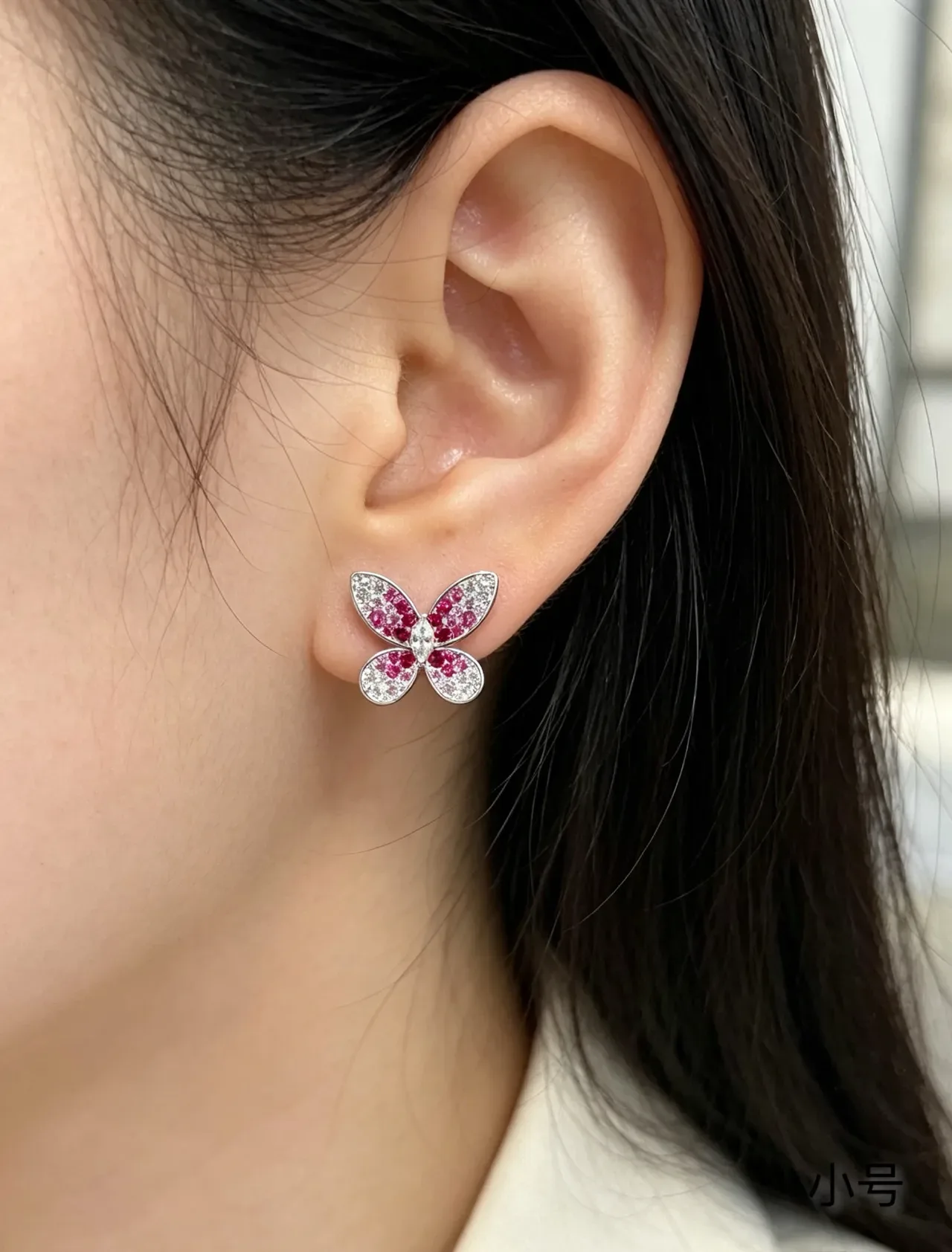 Van Cleef & Arpels Papillon 粉白宝石蝴蝶耳环 3