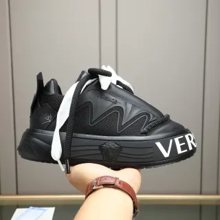 Versace Chain Reaction কালো সাদা প্ল্যাটফর্ম সোল ওয়েভ ওভারলে চাঙ্কি স্নিকার্স