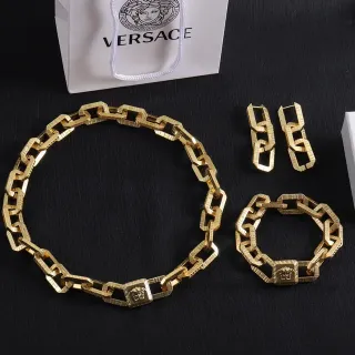 Versace Chain Reaction সোনা Oversized মেডুসা হেড ক্লাস্প নেকলেস