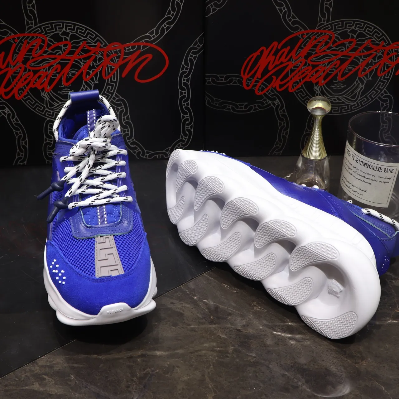 Versace Chain Reaction 皇家蓝色网布和麂皮厚底运动鞋 2