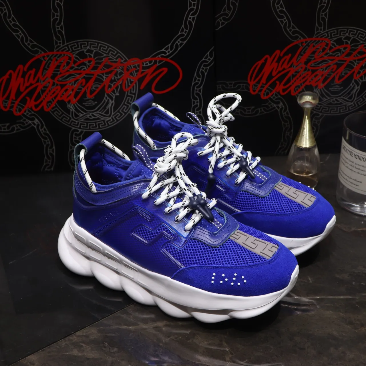 Versace Chain Reaction 皇家蓝色网布和麂皮厚底运动鞋 5