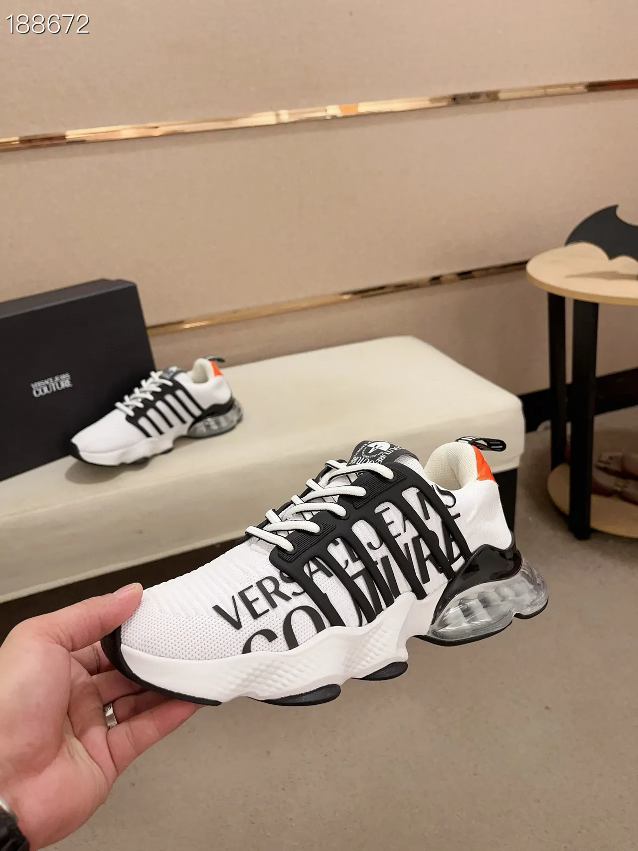 Versace Chain Reaction branco preto laranja tênis chunky 5